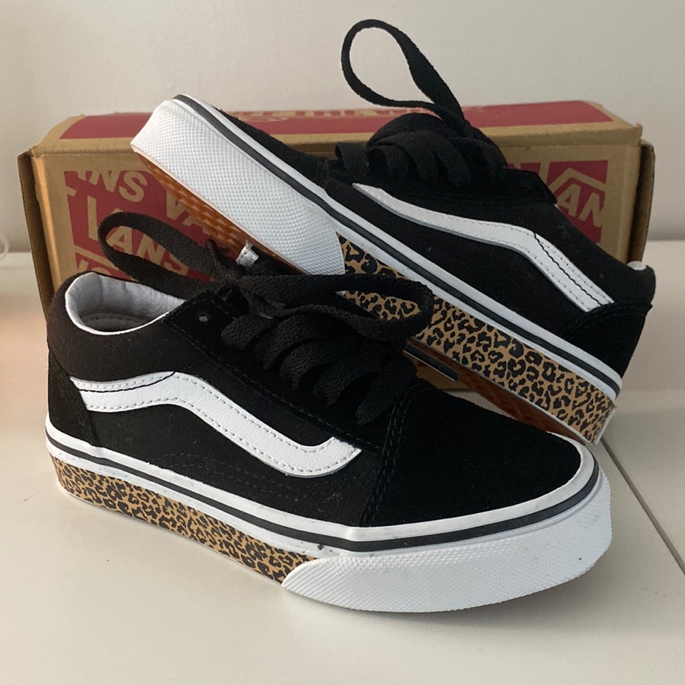 SOLD Pls Skool: Animal sidewalk